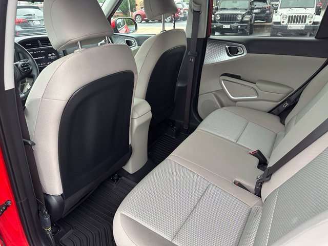 Used 2025 Kia Soul LX FWD image 22