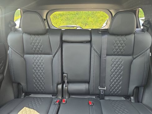 New 2025 Mitsubishi Outlander SEL image 24