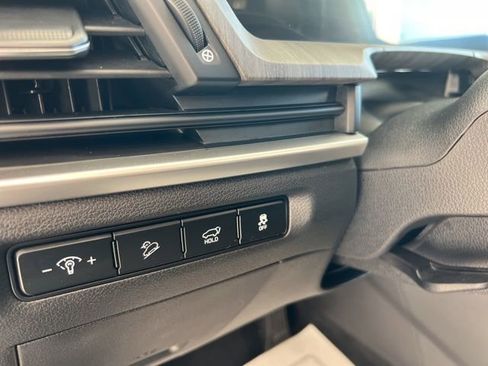 Used 2023 Kia Telluride EX w/ EX Captain's Chair Package image 13