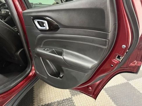 Certified 2022 Jeep Compass Altitude image 42