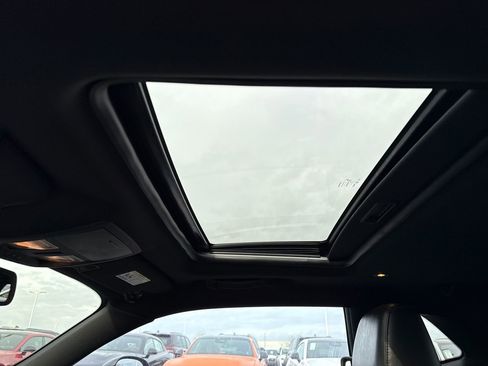 Used 2016 Dodge Challenger R/T Scat Pack w/ Leather Interior Group RWD image 12