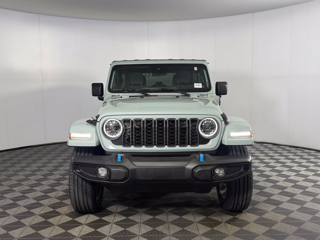 Used 2024 Jeep Wrangler Unlimited w/ LED Headlamp & Fog Lamp Group AWD/4WD image 3