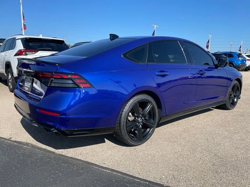 Used 2023 Honda Accord Sport image 4