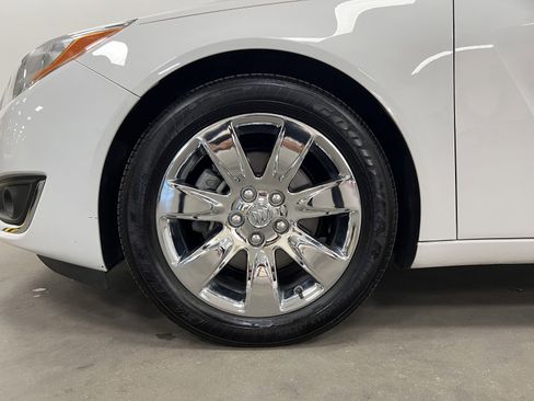 Used 2016 Buick Regal image 14