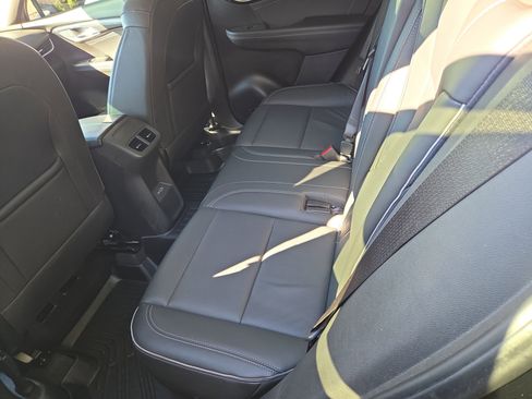 Used 2023 Buick Envision Essence image 7