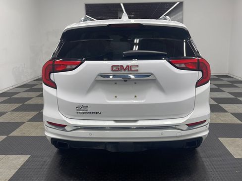 Used 2018 GMC Terrain Denali w/ Comfort Package FWD image 16
