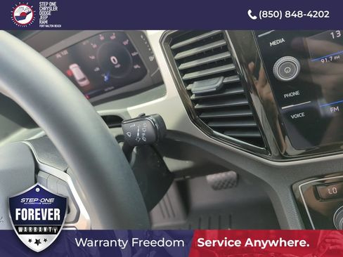Used 2023 Volkswagen Atlas SE w/ Panoramic Sunroof Package FWD image 23