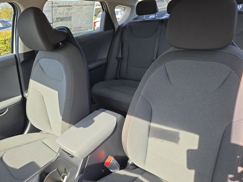 New 2025 Kia K4 LXS image 22