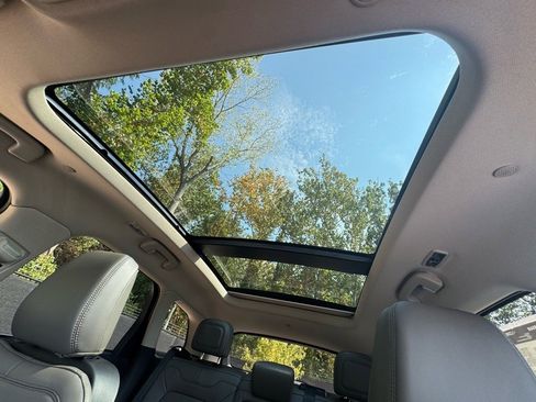 New 2025 Lincoln Corsair Reserve w/ Equipment Group 202A image 37