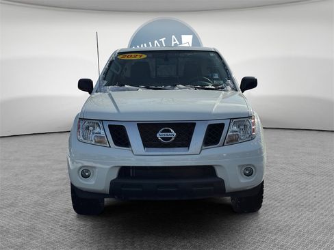 Used 2021 Nissan Frontier SV image 3