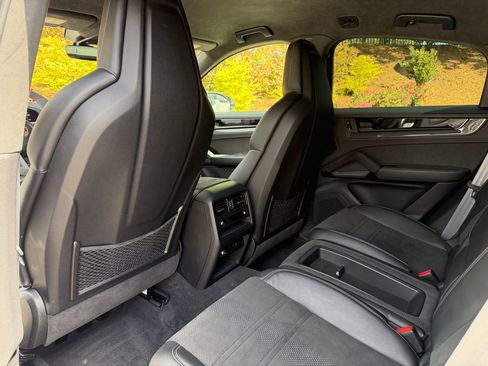 Used 2024 Porsche Cayenne Turbo GT image 35