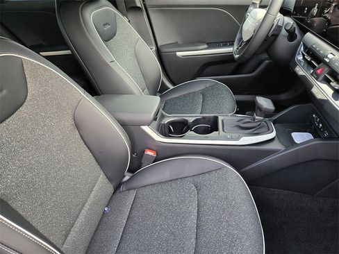 New 2025 Kia K4 GT-Line image 10
