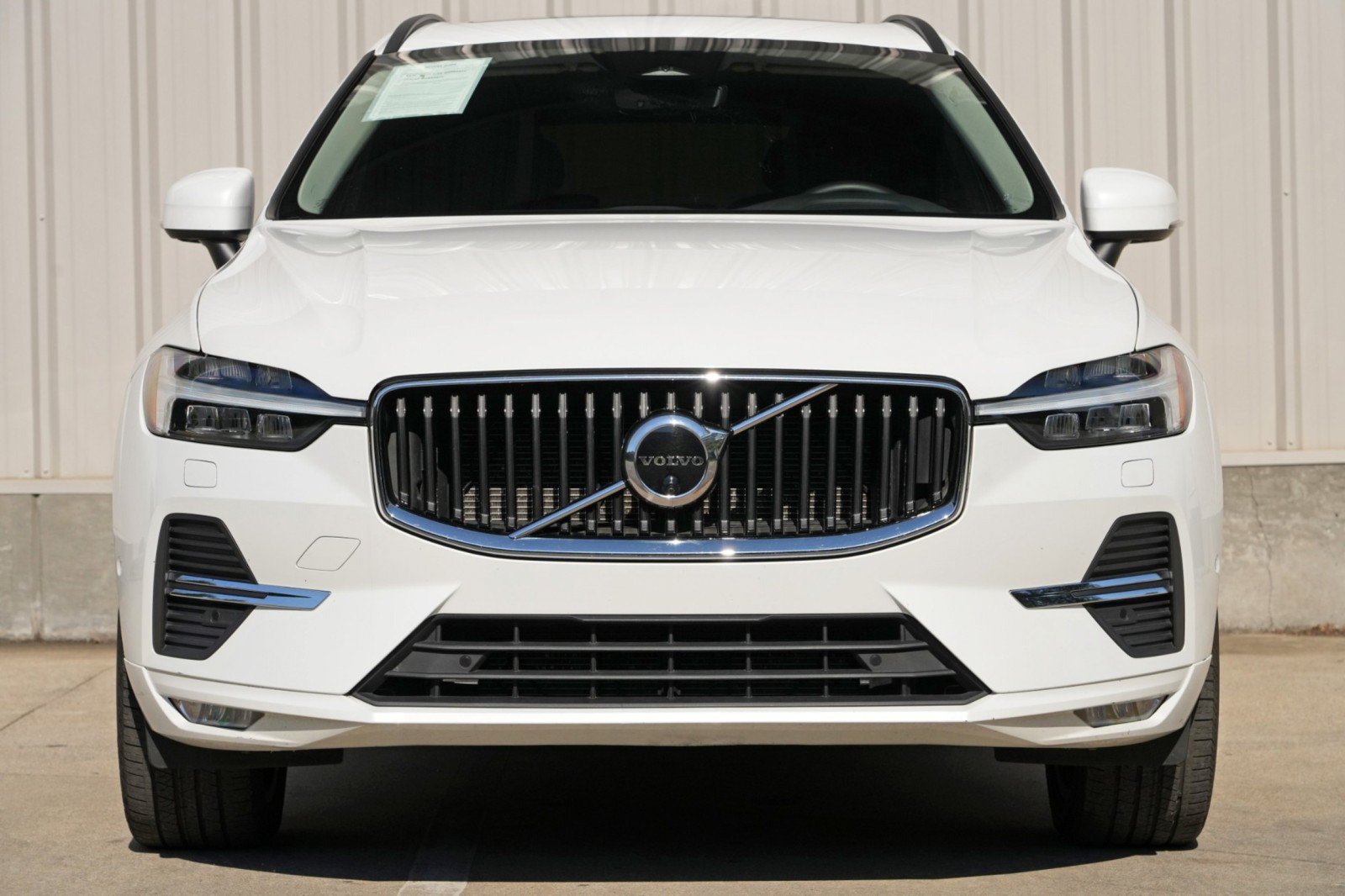 Used 2022 Volvo XC60 B5 Momentum w/ Advanced Package AWD/4WD image 6