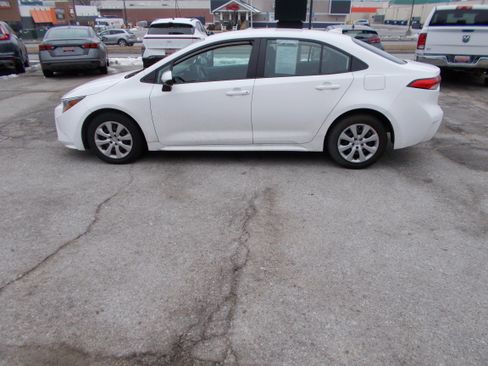 Used 2023 Toyota Corolla LE image 8