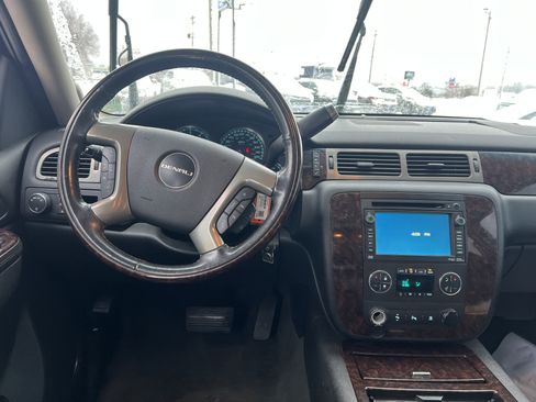 Used 2010 GMC Yukon XL Denali image 15
