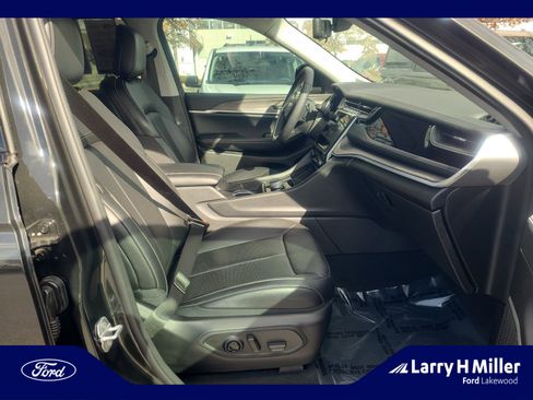 Used 2024 Jeep Grand Cherokee Limited 4xe w/ Luxury Tech Group II image 19