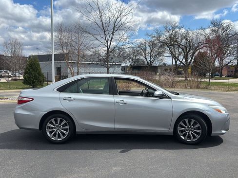 Used 2015 Toyota Camry XLE image 11