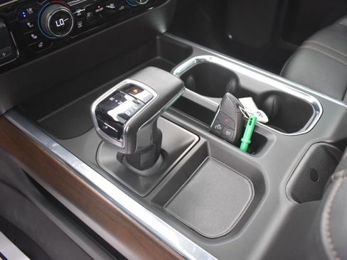 Used 2024 Chevrolet Silverado 1500 High Country image 31