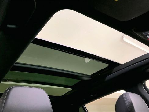 Used 2025 Mercedes-Benz GLS 450 4MATIC image 13