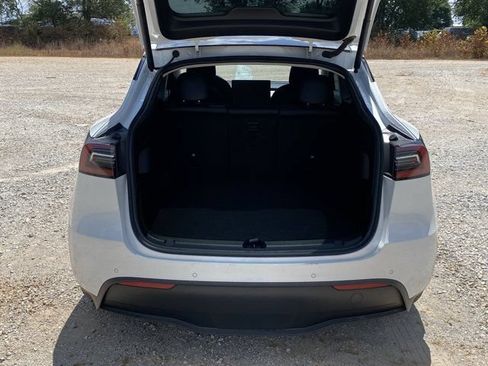 Used 2022 Tesla Model Y Performance AWD/4WD image 6