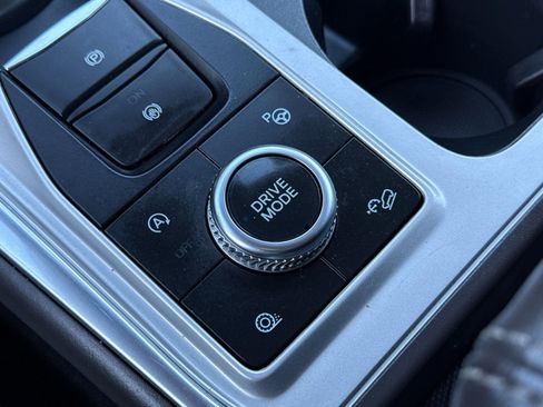 Used 2022 Ford Explorer Platinum w/ Equipment Group 601A image 38