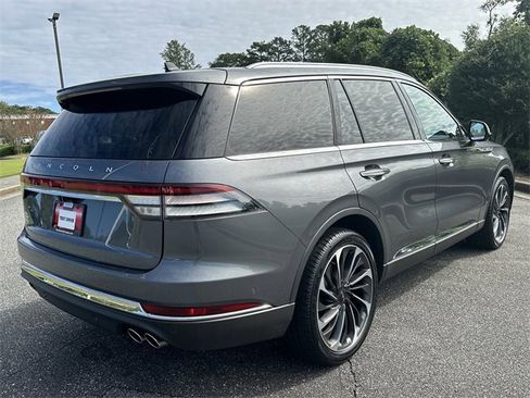 Used 2022 Lincoln Aviator Reserve w/ Equipment Group 201A image 5