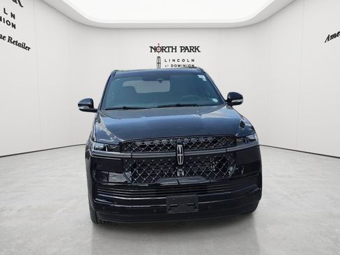 New 2026 Lincoln Navigator L Reserve w/ Jet Appearance Package AWD/4WD image 8