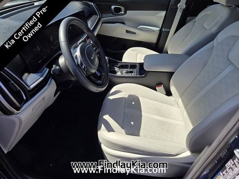Certified 2025 Kia Sorento S w/ Panoramic Sunroof Package image 12