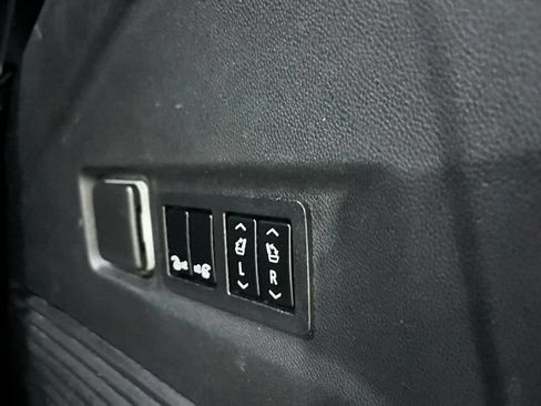 Used 2021 Chevrolet Tahoe High Country RWD image 5