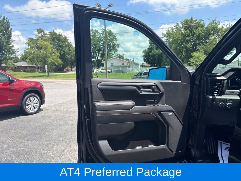 Used 2025 GMC Sierra 1500 AT4 w/ AT4 Premium Package AWD/4WD image 19