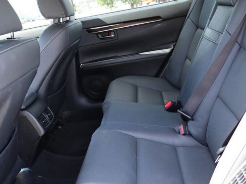 Used 2018 Lexus ES 300h w/ Navigation Package image 16