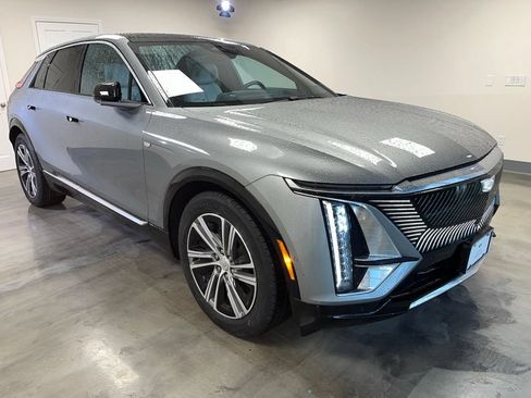Certified 2024 Cadillac Lyriq Luxury AWD/4WD image 1
