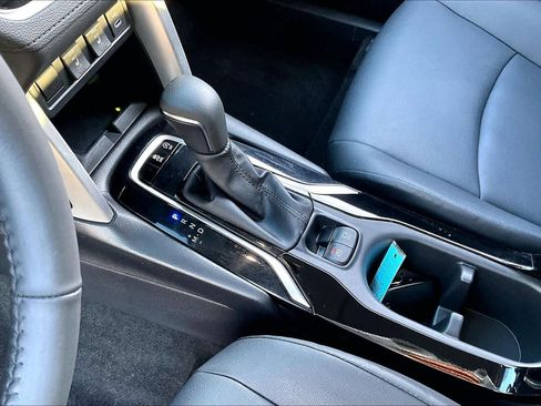 Certified 2024 Toyota Corolla Cross XLE image 16