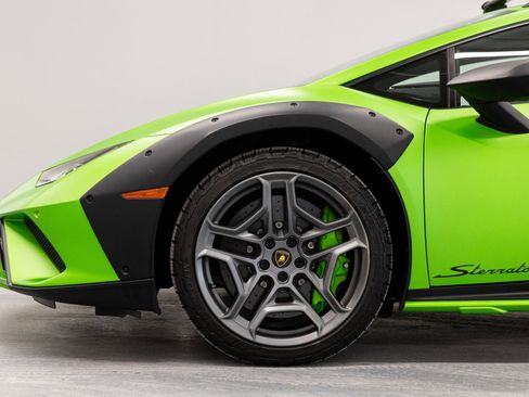 Used 2024 Lamborghini Huracan Sterrato image 6