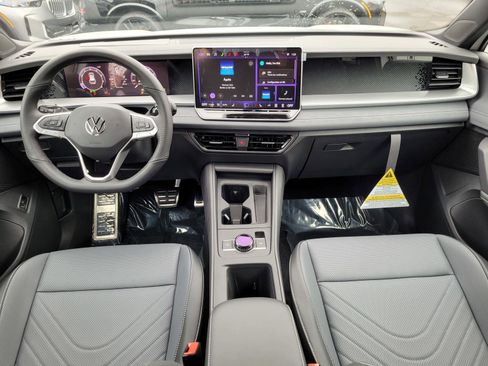 New 2026 Volkswagen Tiguan SE R-Line FWD image 13