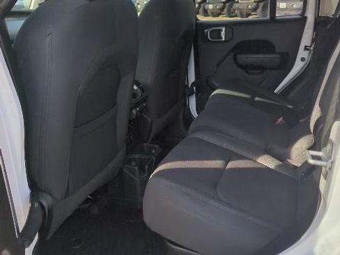 Used 2023 Jeep Gladiator Willys image 22