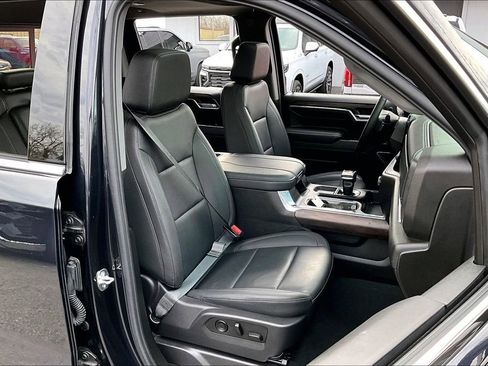 Used 2024 GMC Sierra 1500 SLT w/ SLT Premium Plus Package image 29