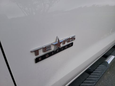 Used 2024 Chevrolet Silverado 1500 LT w/ Safety Package RWD image 9