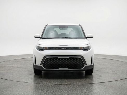 Used 2025 Kia Soul LX w/ LX Technology Package image 2