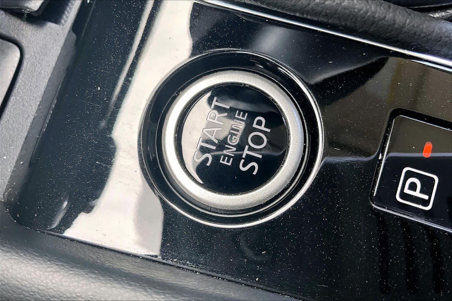 Used 2024 Nissan Kicks SR w/ SR Premium Package FWD image 31