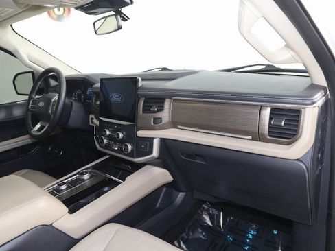 Used 2022 Ford Expedition Limited image 44
