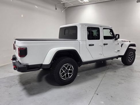 Used 2025 Jeep Gladiator Rubicon w/ Convenience Group AWD/4WD image 11