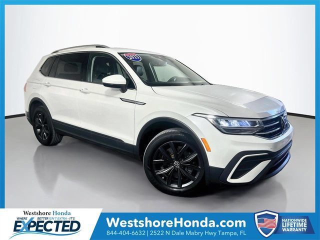Used 2023 Volkswagen Tiguan SE FWD image 1