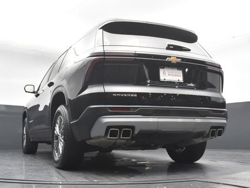 Used 2024 Chevrolet Traverse LT FWD image 26