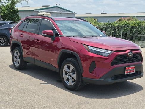 Certified 2022 Toyota RAV4 XLE w/ Convenience Package FWD image 7