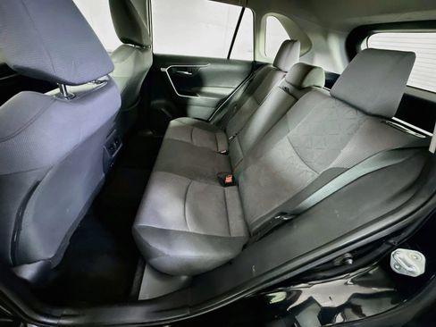 Used 2019 Toyota RAV4 XLE AWD/4WD image 29