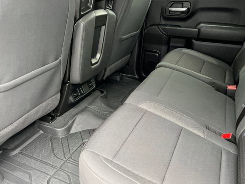 Used 2024 Chevrolet Silverado 1500 Custom image 9