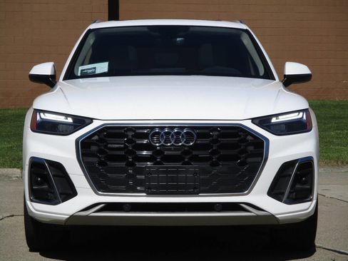 Used 2023 Audi Q5 2.0T Premium Plus w/ Premium Plus Package AWD/4WD image 2