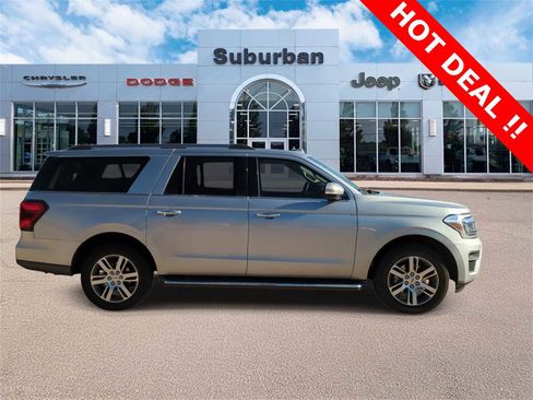 Used 2023 Ford Expedition Max Limited image 9