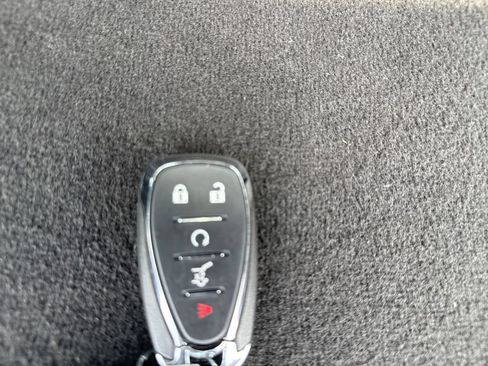 Used 2022 Chevrolet Traverse LT FWD image 43